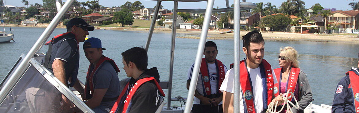 Learn power boat training from qualified maritime trainers